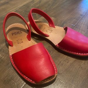 Like new PONS Avarcas size 8.